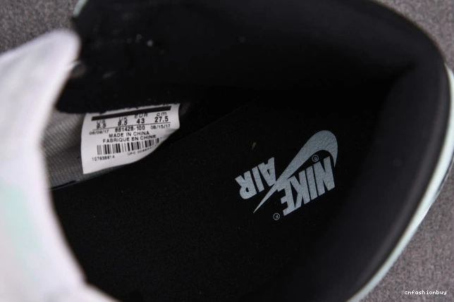 High 861428-100 Retro Jordan Igloo 1 1121